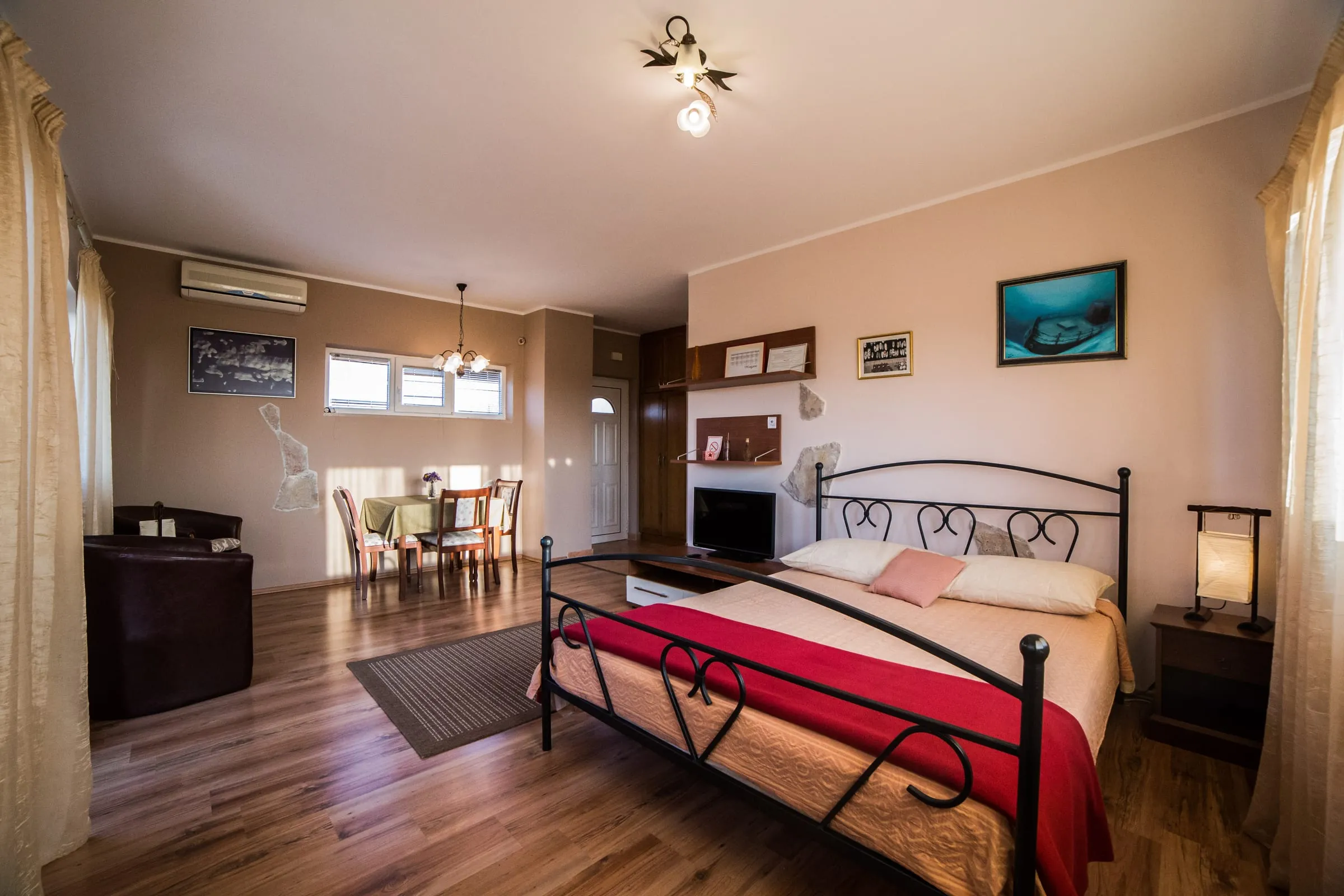 Apartment mit Balkon